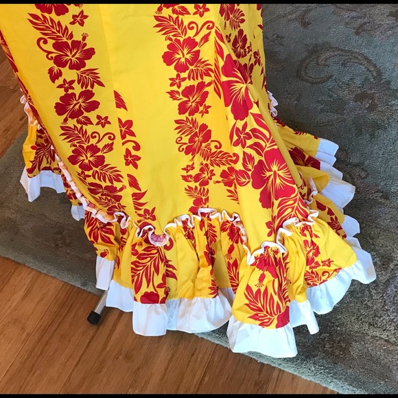 Hawaiian Wedding Dress, Vintage - Picture 9 of 10